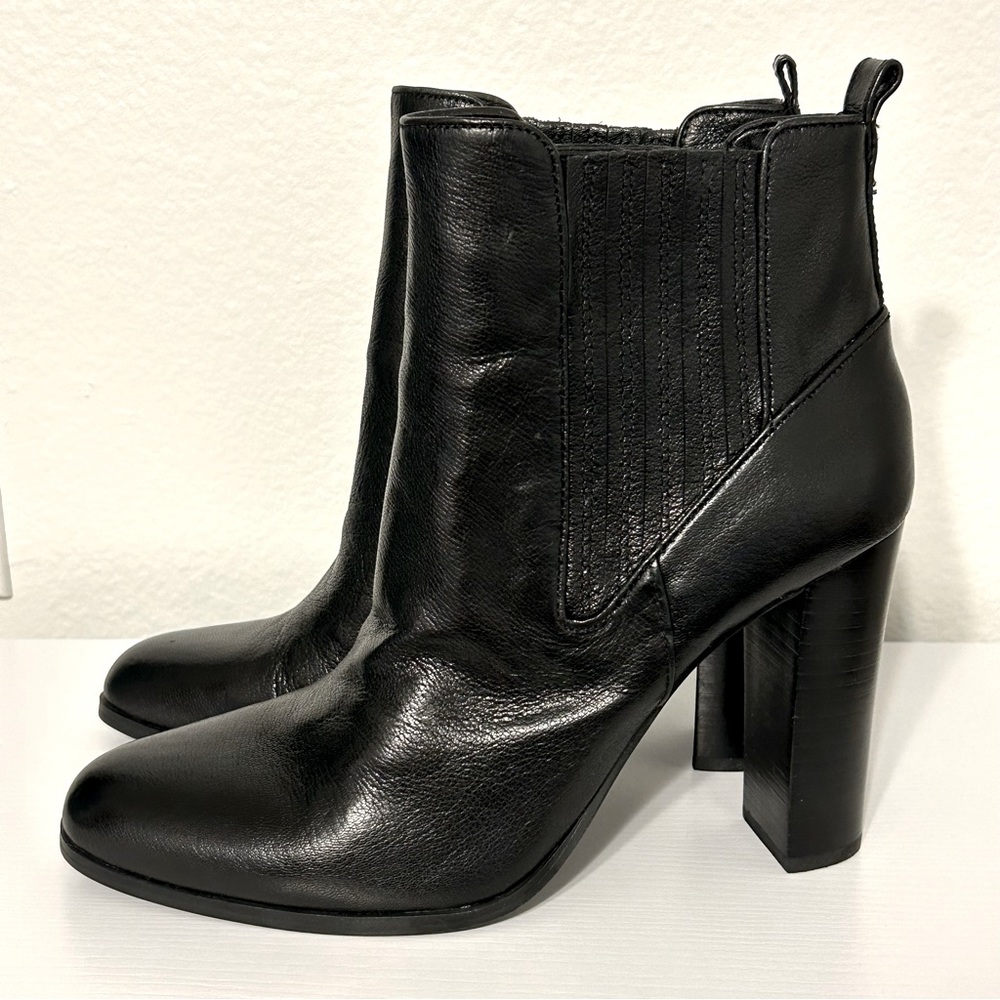 Nine West Black Leather Booties.  NWCRIMSON. block heel.